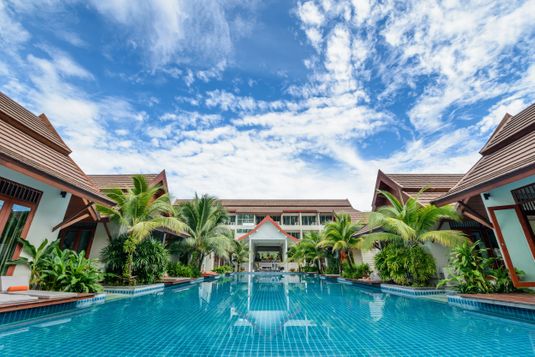 hôtel-piscine